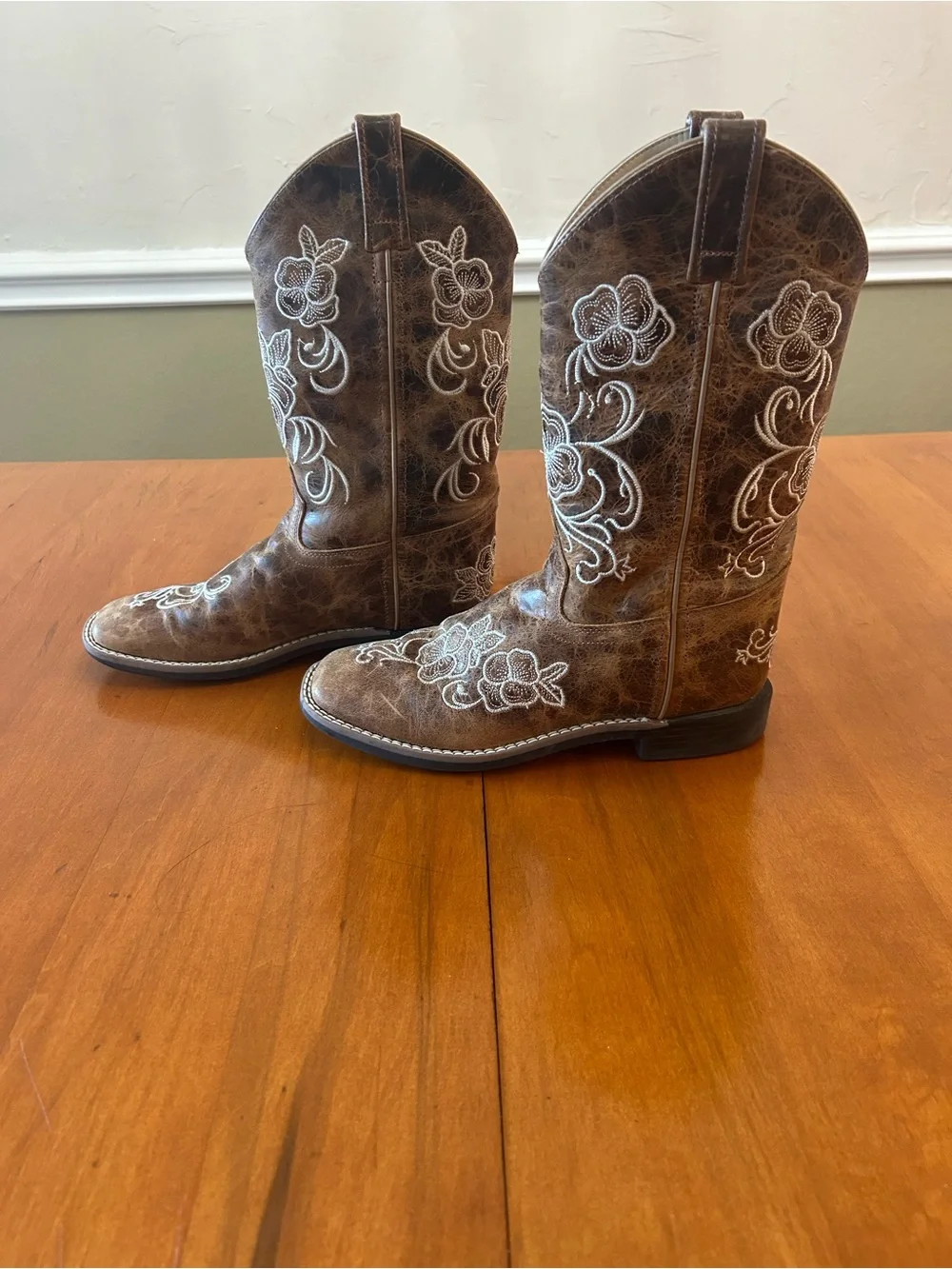 Shyanne Little Lasy Floral Embroidered Western Boots Brown Size 6Y